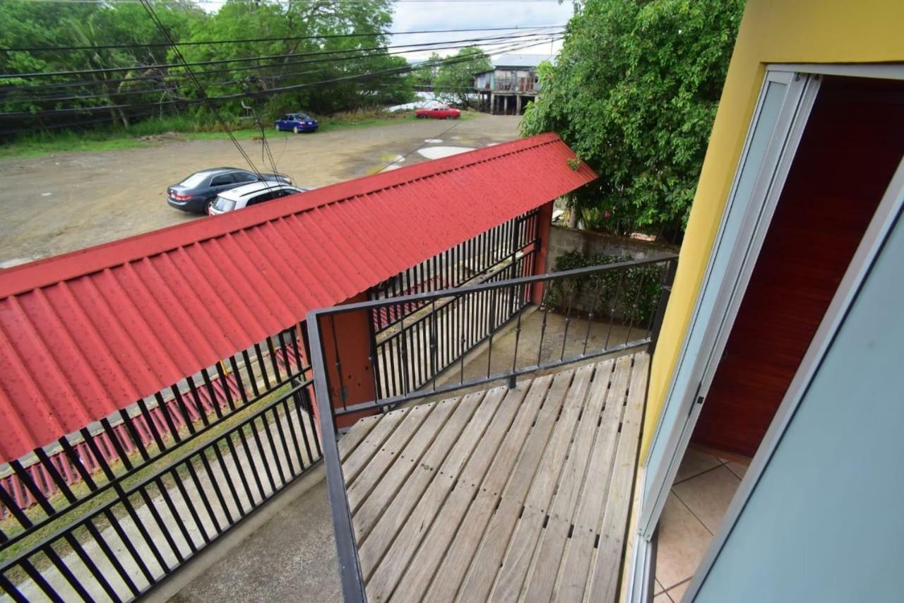 Apartamentos Cristal Quepos Exterior foto